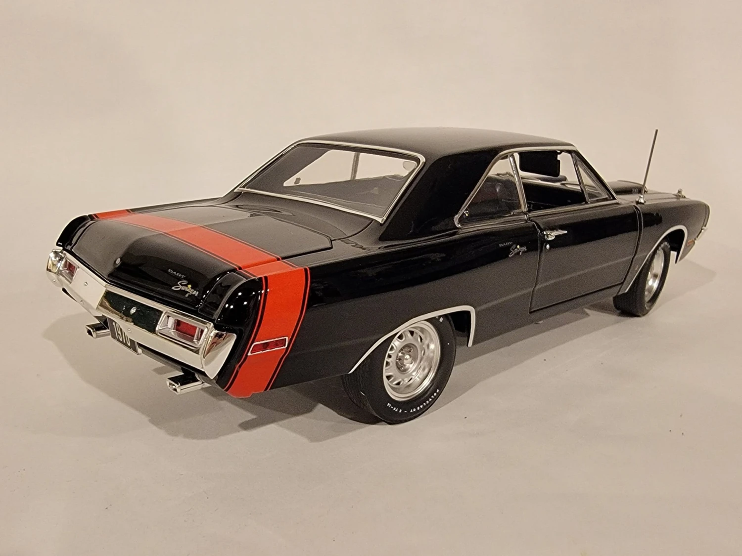 Acme 1/18 1970 Dodge Dart Swinger 340 Hobby Express Exclusive - Image 17