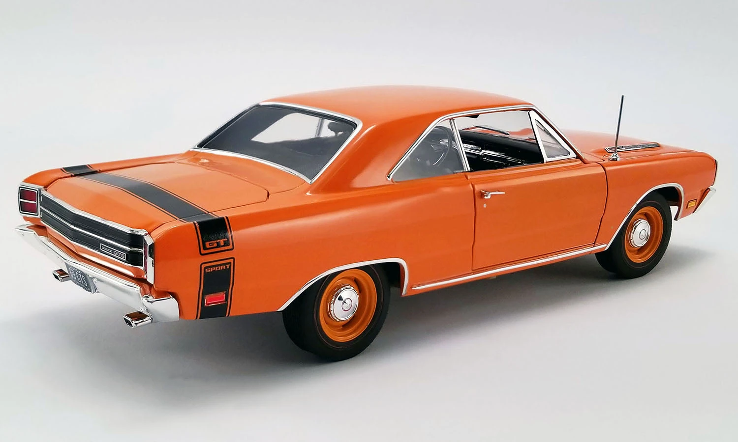 Acme 1/18 1969 Dodge Dart GTS 440 - Image 2
