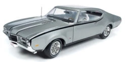 Auto World 1/18 1968 Oldsmobile Cutlass Hurst/Olds "Class Of 68" 50th Anniversary